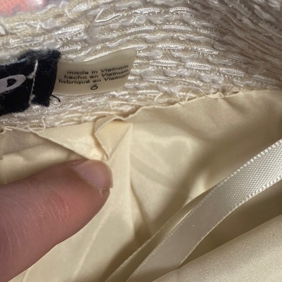 💥3/$40💥Karl Lagerfeld Ivory Tweed Skirt Size 6 - Picture 6 of 7